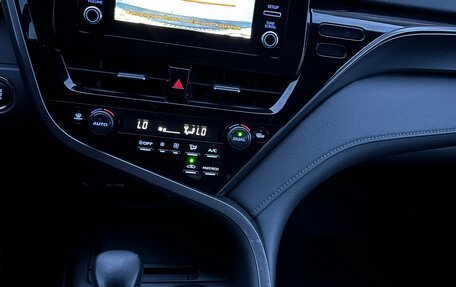 Toyota Camry, 2021 год, 2 450 000 рублей, 17 фотография