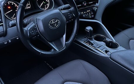 Toyota Camry, 2021 год, 2 450 000 рублей, 13 фотография