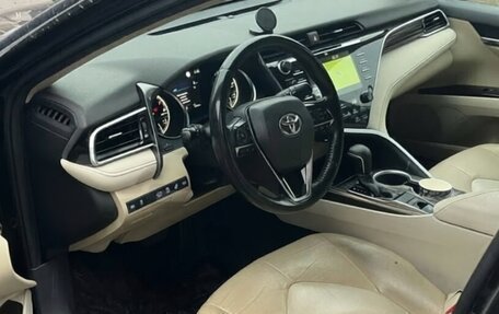 Toyota Camry, 2020 год, 2 350 000 рублей, 7 фотография