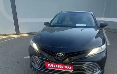 Toyota Camry, 2020 год, 2 350 000 рублей, 2 фотография