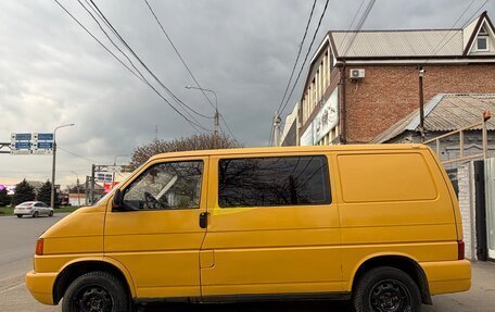 Volkswagen Transporter T4, 2000 год, 410 000 рублей, 2 фотография