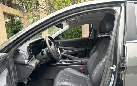 Hyundai Elantra, 2023 год, 1 235 000 рублей, 8 фотография