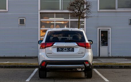 Mitsubishi Outlander III рестайлинг 3, 2018 год, 1 665 000 рублей, 5 фотография