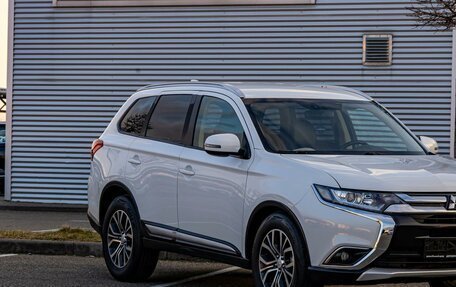 Mitsubishi Outlander III рестайлинг 3, 2018 год, 1 665 000 рублей, 7 фотография