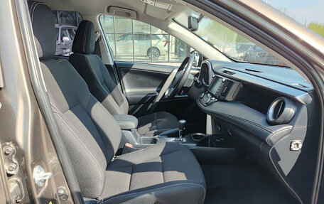 Toyota RAV4, 2018 год, 2 350 000 рублей, 15 фотография