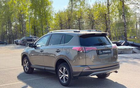 Toyota RAV4, 2018 год, 2 350 000 рублей, 11 фотография