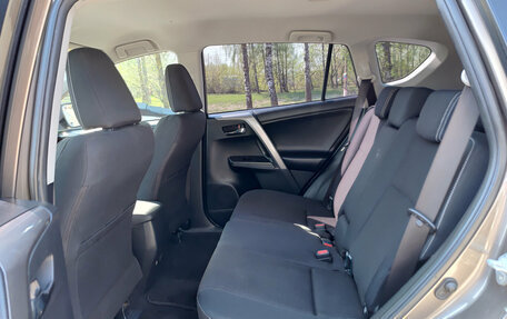 Toyota RAV4, 2018 год, 2 350 000 рублей, 16 фотография