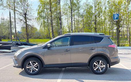 Toyota RAV4, 2018 год, 2 350 000 рублей, 12 фотография