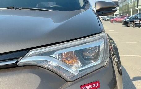 Toyota RAV4, 2018 год, 2 350 000 рублей, 21 фотография