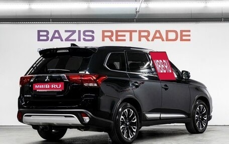 Mitsubishi Outlander III рестайлинг 3, 2021 год, 2 600 000 рублей, 6 фотография