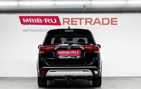 Mitsubishi Outlander III рестайлинг 3, 2021 год, 2 600 000 рублей, 7 фотография