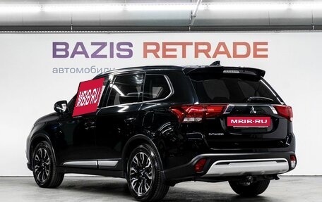 Mitsubishi Outlander III рестайлинг 3, 2021 год, 2 600 000 рублей, 8 фотография
