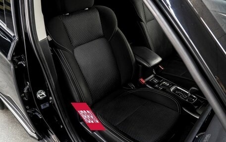 Mitsubishi Outlander III рестайлинг 3, 2021 год, 2 600 000 рублей, 15 фотография