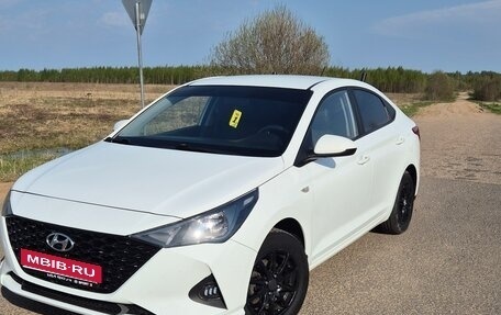 Hyundai Solaris II рестайлинг, 2020 год, 1 400 000 рублей, 1 фотография