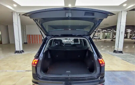Volkswagen Tiguan II, 2023 год, 2 407 444 рублей, 7 фотография