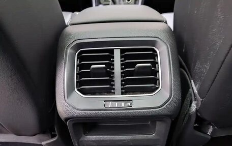 Volkswagen Tiguan II, 2023 год, 2 407 444 рублей, 14 фотография