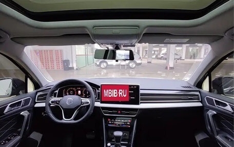 Volkswagen Tiguan II, 2023 год, 2 407 444 рублей, 8 фотография