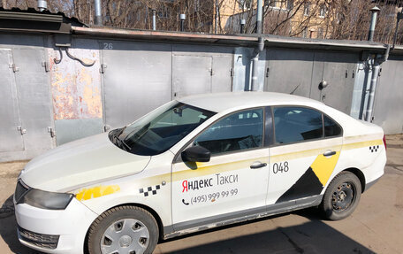 Skoda Rapid I, 2015 год, 400 000 рублей, 2 фотография