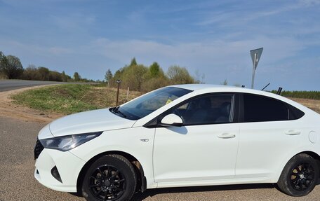 Hyundai Solaris II рестайлинг, 2020 год, 1 400 000 рублей, 3 фотография