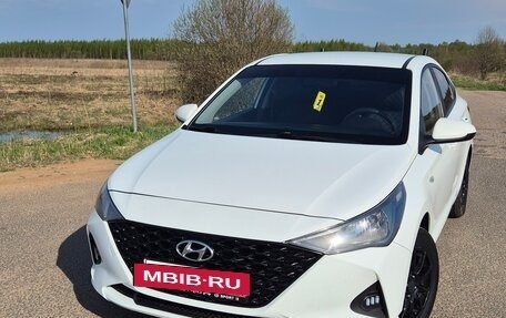 Hyundai Solaris II рестайлинг, 2020 год, 1 400 000 рублей, 2 фотография