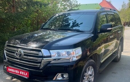 Toyota Land Cruiser 200, 2019 год, 8 200 000 рублей, 2 фотография