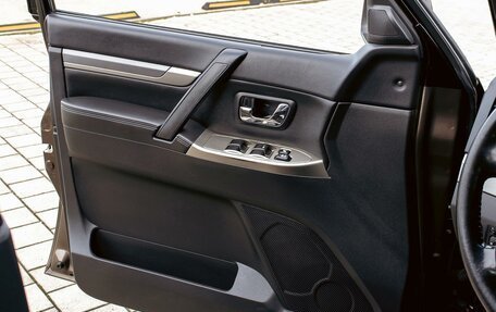 Mitsubishi Pajero IV, 2019 год, 2 795 000 рублей, 12 фотография