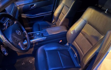 Mercedes-Benz E-Класс, 2012 год, 850 000 рублей, 3 фотография