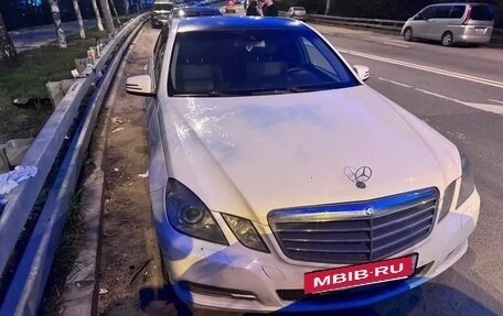 Mercedes-Benz E-Класс, 2012 год, 850 000 рублей, 10 фотография