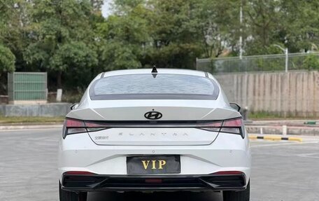 Hyundai Elantra, 2022 год, 1 100 000 рублей, 5 фотография