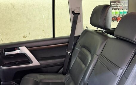 Toyota Land Cruiser 200, 2016 год, 5 400 000 рублей, 8 фотография