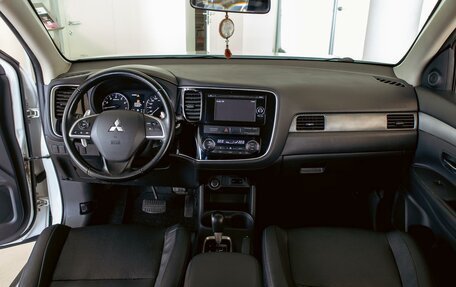 Mitsubishi Outlander III рестайлинг 3, 2013 год, 1 255 000 рублей, 16 фотография