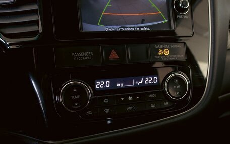 Mitsubishi Outlander III рестайлинг 3, 2013 год, 1 255 000 рублей, 15 фотография