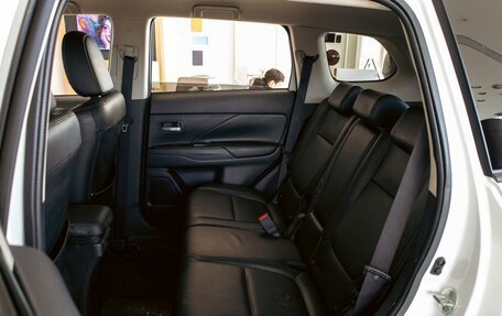 Mitsubishi Outlander III рестайлинг 3, 2013 год, 1 255 000 рублей, 17 фотография