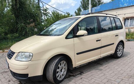 Volkswagen Touran III, 2004 год, 505 000 рублей, 1 фотография