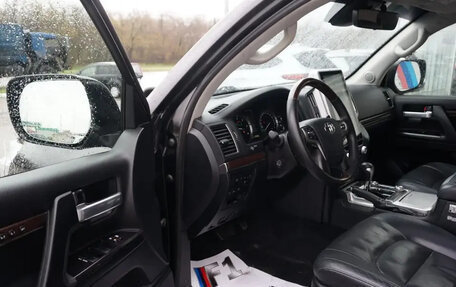 Toyota Land Cruiser 200, 2017 год, 5 300 000 рублей, 5 фотография