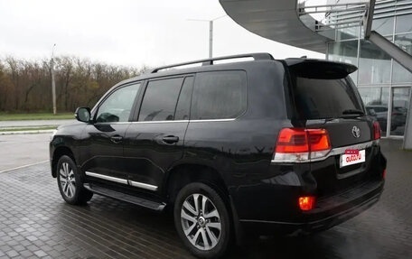 Toyota Land Cruiser 200, 2017 год, 5 300 000 рублей, 6 фотография