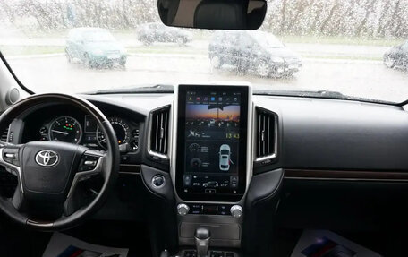 Toyota Land Cruiser 200, 2017 год, 5 300 000 рублей, 9 фотография