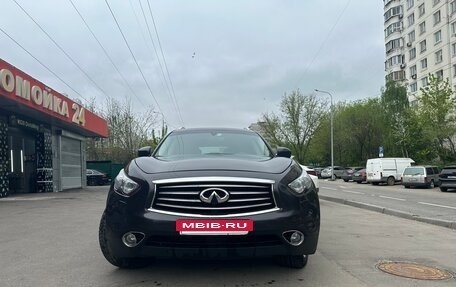 Infiniti QX70, 2015 год, 2 450 000 рублей, 8 фотография