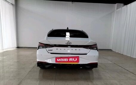 Hyundai Elantra, 2022 год, 1 120 000 рублей, 5 фотография