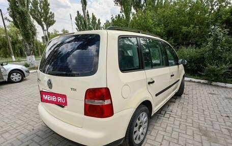 Volkswagen Touran III, 2004 год, 505 000 рублей, 2 фотография