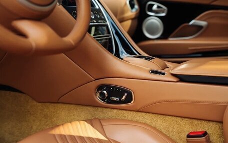Aston Martin DB11 I, 2019 год, 17 990 000 рублей, 24 фотография