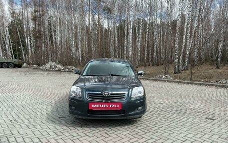 Toyota Avensis III рестайлинг, 2006 год, 649 000 рублей, 2 фотография