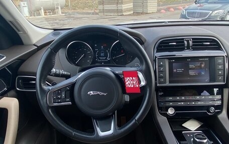 Jaguar F-Pace, 2018 год, 3 100 000 рублей, 11 фотография