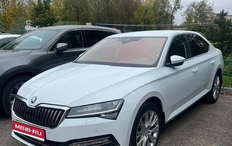 Skoda Superb III рестайлинг, 2020 год, 3 350 000 рублей, 1 фотография