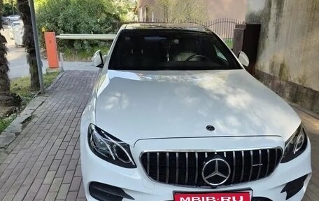 Mercedes-Benz E-Класс, 2018 год, 3 500 000 рублей, 1 фотография
