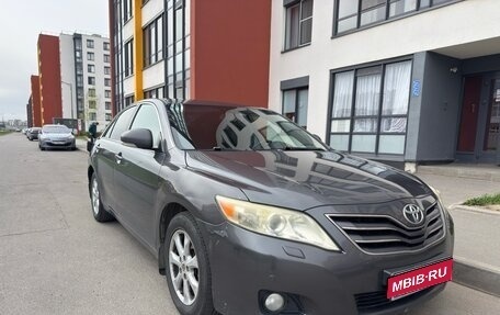 Toyota Camry, 2011 год, 690 000 рублей, 1 фотография