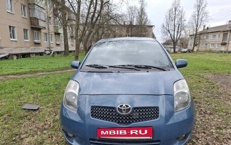 Toyota Yaris III рестайлинг, 2007 год, 455 000 рублей, 5 фотография