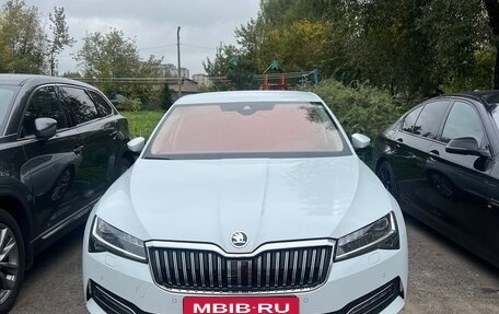 Skoda Superb III рестайлинг, 2020 год, 3 350 000 рублей, 2 фотография