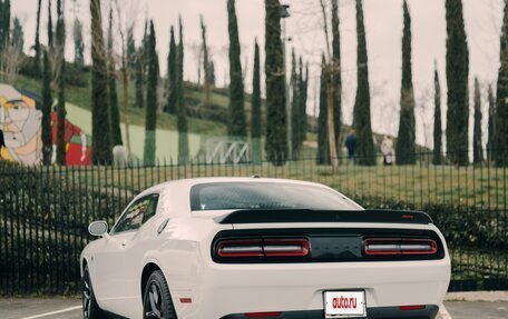 Dodge Challenger III рестайлинг 2, 2022 год, 10 000 000 рублей, 8 фотография