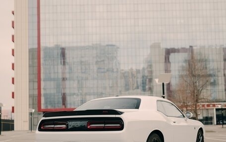 Dodge Challenger III рестайлинг 2, 2022 год, 10 000 000 рублей, 2 фотография